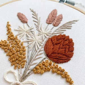 Modèle de broderie bouquet de fleurs séchées, modèle pdf, modèle de broderie pour débutants pdf, modèle de point de croix de fleurs pour débutants image 6