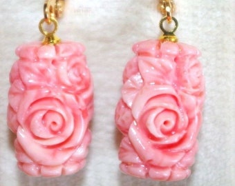14K GF Rose Carved Flower Angel Skin Molded Coral Oval Leverback Ohrringe