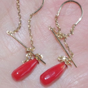 Vintage Exquisite 14K Gold Undyed 10MM Italian Red Coral Threated  Elongated Teardrop Earrings