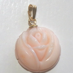 14K Top Quality 15MM Large Old Stock Angel Skin Carved Rose Flower Coral Pendent