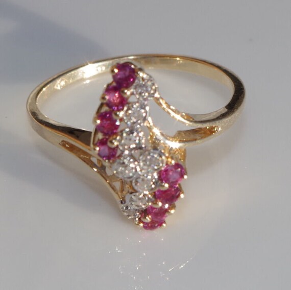10K Gold Ruby & Diamond Cluster Chevron Ring - Si… - image 3