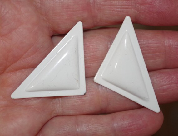 Retro White Triangular Stud Earrings - image 1
