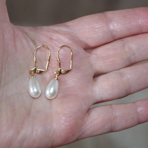 Boucles d'oreilles dormeuses vintage 14 carats GF 32 mm, larme de Majorque et or blanc image 8