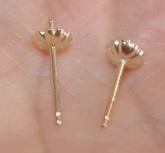 14k Solid Gold Fancy Cup Fluted Stud Earrings One… - image 1