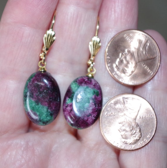 Vintage Ruby Zoisite Leverback Earrings: 14k Gold… - image 4