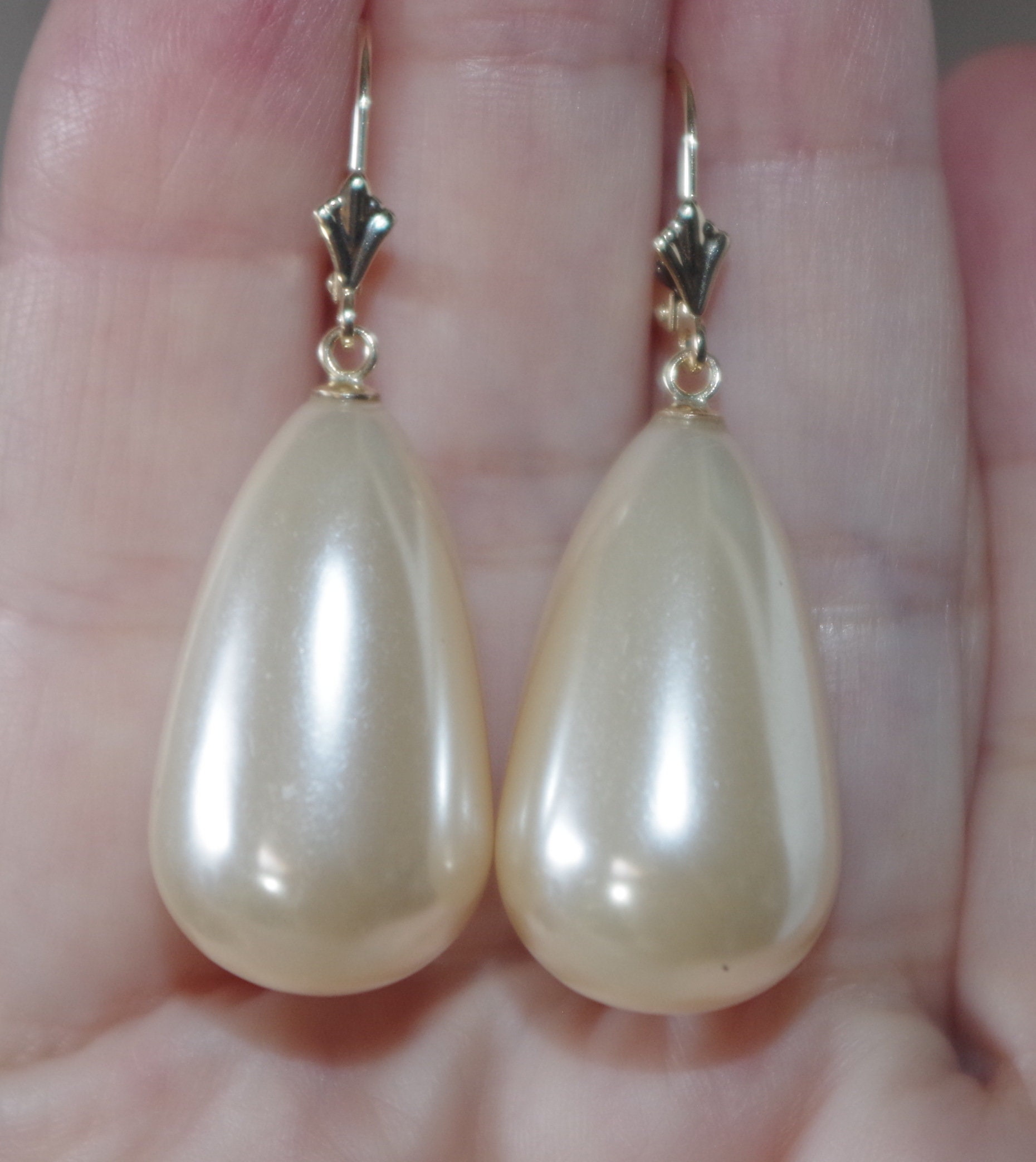 14K Large Quality Golden Tear Drop Japan Shiny Pearl