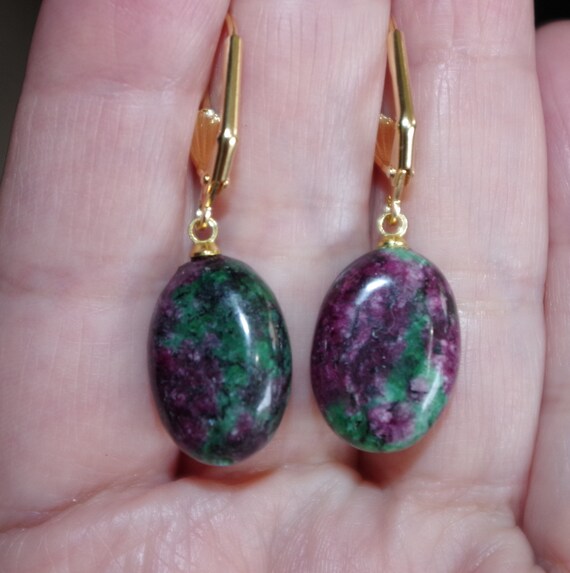 Vintage Ruby Zoisite Leverback Earrings: 14k Gold… - image 2
