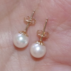 14K Vintage 7MM White  Round Akoya Pearl Stud Earrings W Fancy backs