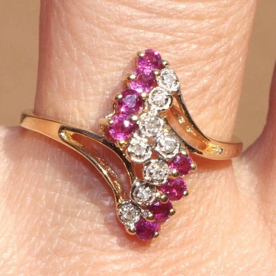 10K Gold Ruby & Diamond Cluster Chevron Ring - Si… - image 2