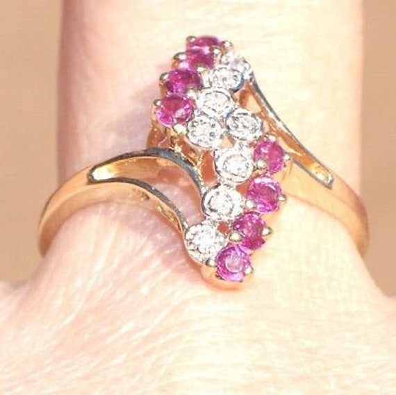 10K Gold Ruby & Diamond Cluster Chevron Ring - Si… - image 4