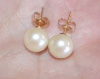 Old Stock 9MM  Majorca Round Pearl Stud Earrings