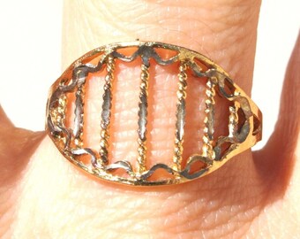 Gorgeous Vintage 14K Over Sterling Filigree Diamond Cut Open Wire Ring