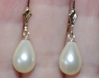 Vintage HOBE 1/20 14K Gold Filled 34MM Golden Champagne Teardrop Majorca pearl Lever back Earrings