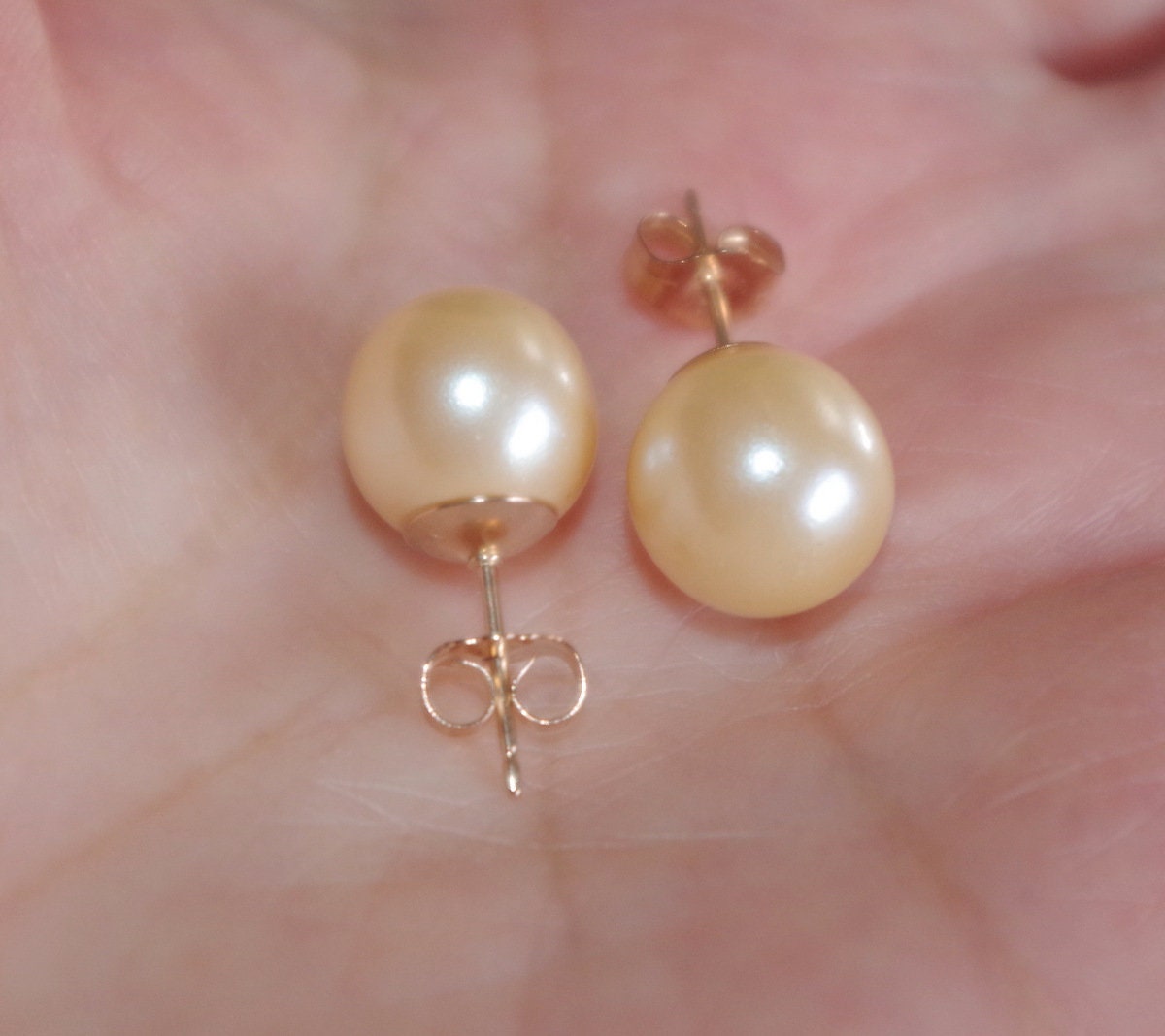 Old Stock 10.5 MM Japan Glass Quality Golden Champane Round