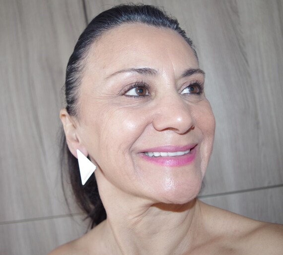 Retro White Triangular Stud Earrings - image 8