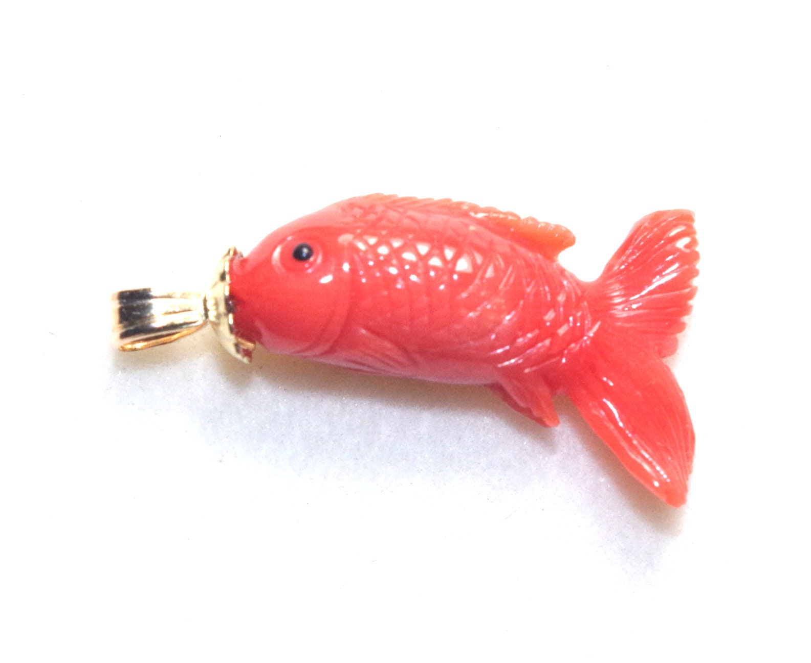 14K 精巧な彫刻が施された赤い金魚のチアカ赤珊瑚ペンダント BB - Etsy