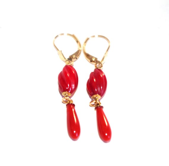 Eleganti orecchini di corallo mediterraneo e pietra lavica - O6 - ORECCHINI PENDENTI - ORECCHINI DONNA ARGENTO - Gioielli Santori - Creazioni d'Eccezione