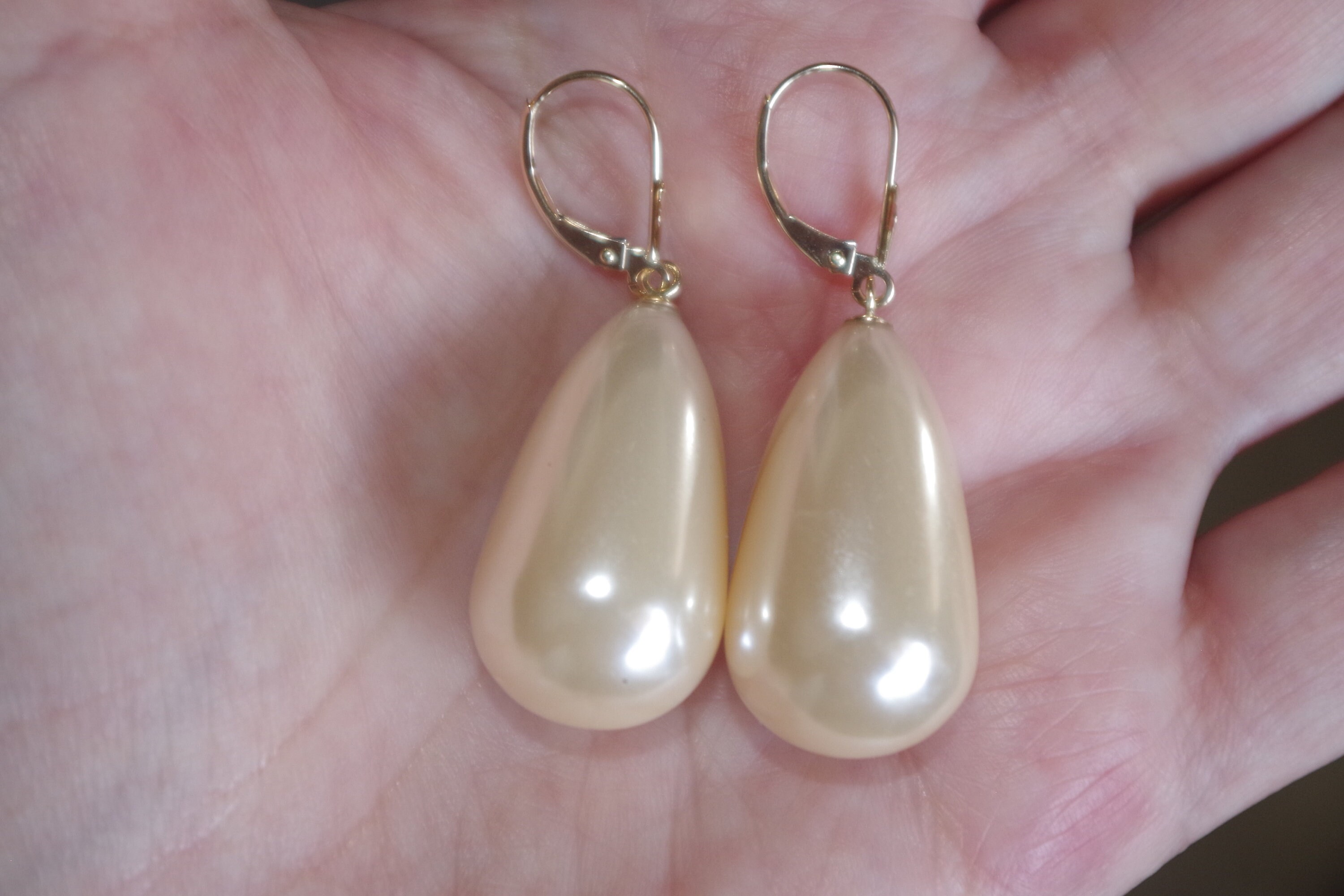 14K Large Quality Golden Tear Drop Japan Shiny Pearl
