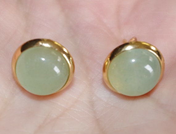 14 K Gold Nephrit-Jade runde Ohrstecker 14 K Gold Nephrit-Jade runde Ohrstecker