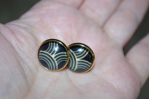 Interlocking C Logo Classy Black & White Dome Stu… - image 6