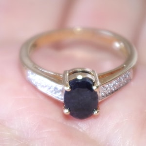 14K Old Quality Deep  Blue Sapphire Band Ring With Single Diamond