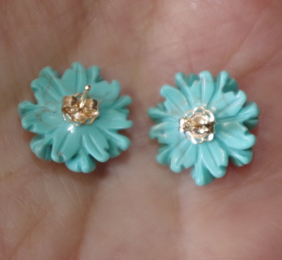 14K Turquoise Carved Flower Jackets With Dome Hea… - image 7