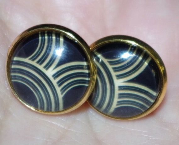 Interlocking C Logo Classy Black & White Dome Stu… - image 3