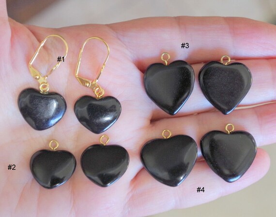 Orecchini vintage con chiusura a leva in onice nero a forma di cuore intagliato in oro 14 carati GF - Italia