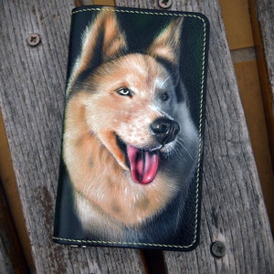 Bolsa de couro feita à mão personalizada – Design de cachorro Husky – Carteira feminina personalizada – Presente perfeito para amantes de cães