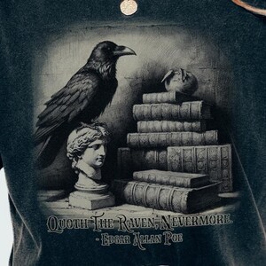 Edgar Allan Poe Koszula z cytatem Koszulka do czytania Klasyczna koszula literacka Makabryczna ciemna akademia Koszula książkowa Czytelnik romansów Koszulka poezji Bibliotekarz