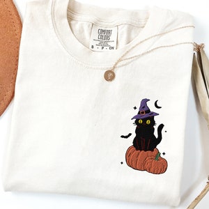 Cute Cat Halloween Shirt Embroidered Comfort Colors Fall Shirt Retro Spooky Season Tee cat Halloween T-Shirt Pumpkin Tshirt Fall Crewneck
