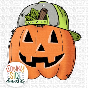 Può includere: Una zucca di cartone animato che indossa un berretto da baseball verde e grigio. La zucca ha un viso amichevole con un ampio sorriso e occhi neri. Il berretto ha una visiera verde e una corona grigia.