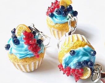 Johannisbeeren Blaubeere Cupcakes Mit Blaubeer Buttercreme Frosting Miniature Food Charmsfood Jewelry Summer Berries Realistic Johannisbeeren Blaubeere Cupcakes Mit Blaubeer Buttercreme Frosting Miniature Food Charmsfood Jewelry Summer Berries Realistic
