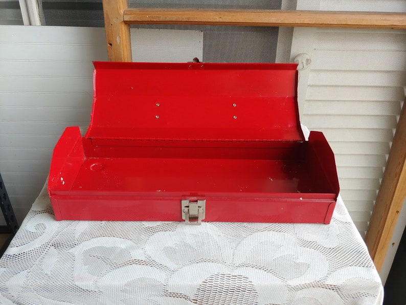 Vintage Red Tool Box Metal Tool Box Artist Case Vintage Tool Box Rustic Decor Farmhouse Decor Cash Box