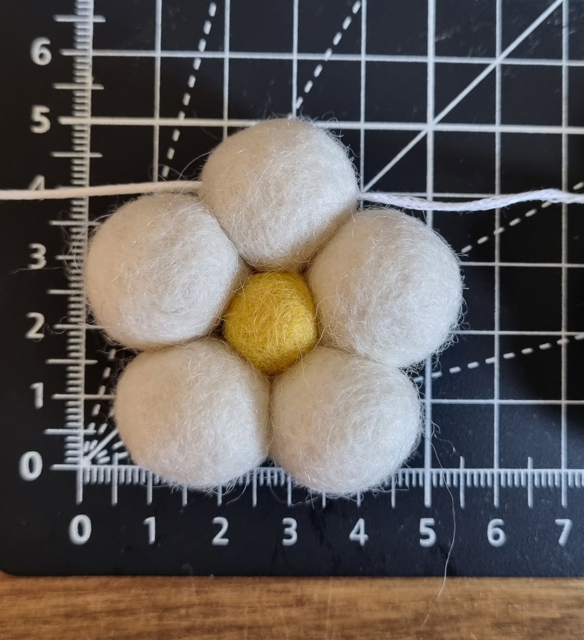 Daisy Flower Garland Flower Pom Pom Garland Daisy Pom Pom Etsy UK