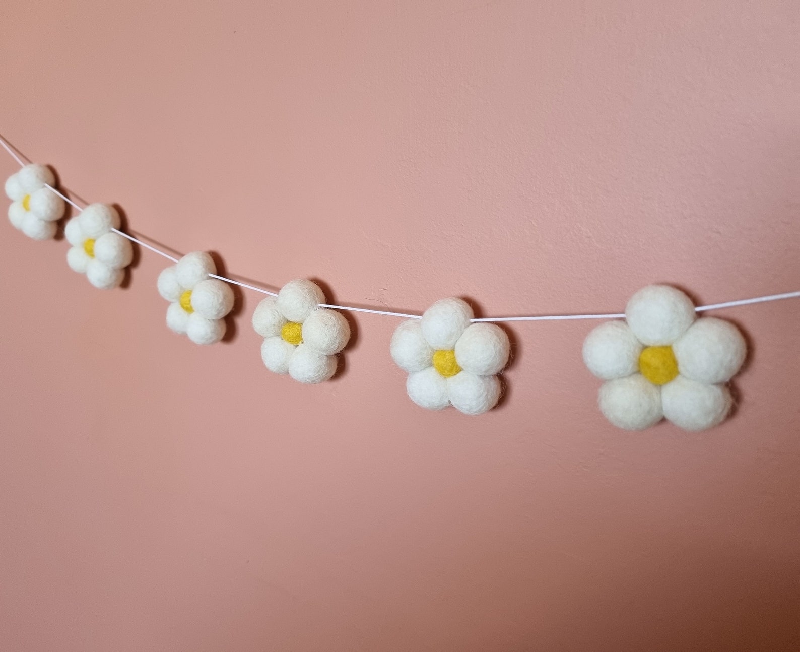 Daisy Flower Garland Flower Pom Pom Garland Daisy Pom Pom Etsy UK