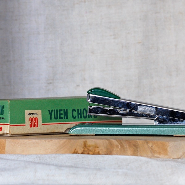 Vintage Yuen Chong 369 stapler 24/6  1960's