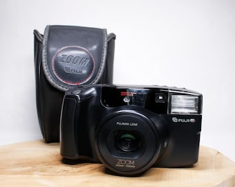 Fuji FZ-2000 Zoom 35mm kompakt arbeitende vintage 35mm Kamera mit Gehäuse