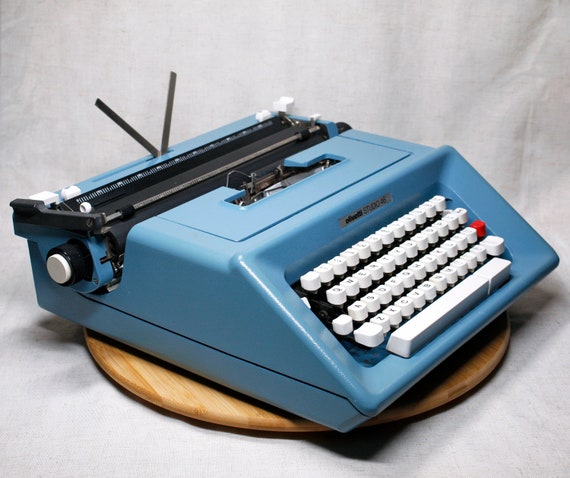 Olivetti Lettera 32 タイプライター 青 OLIVETTI Lettera 32 タイプライター インクリボン交換済み