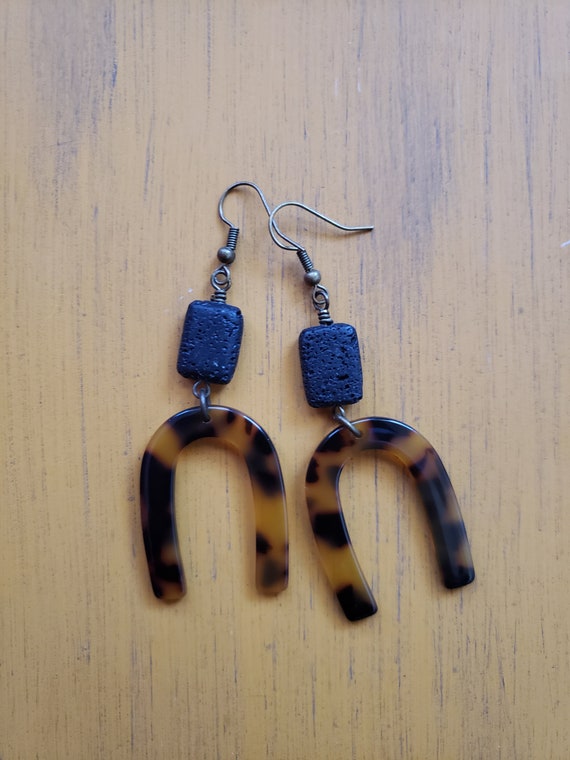 Tortoise print earrings online
