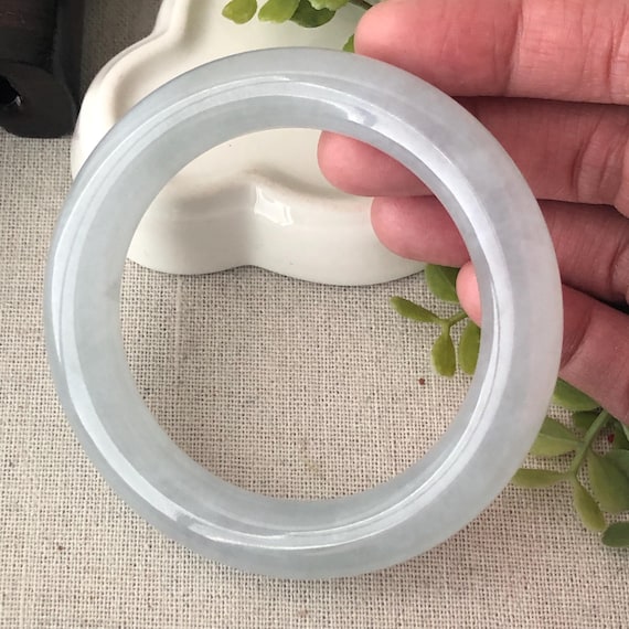 55-56 mm 氷のような光沢のあるブルーの輝きのジェダイト 翡翠の丸型