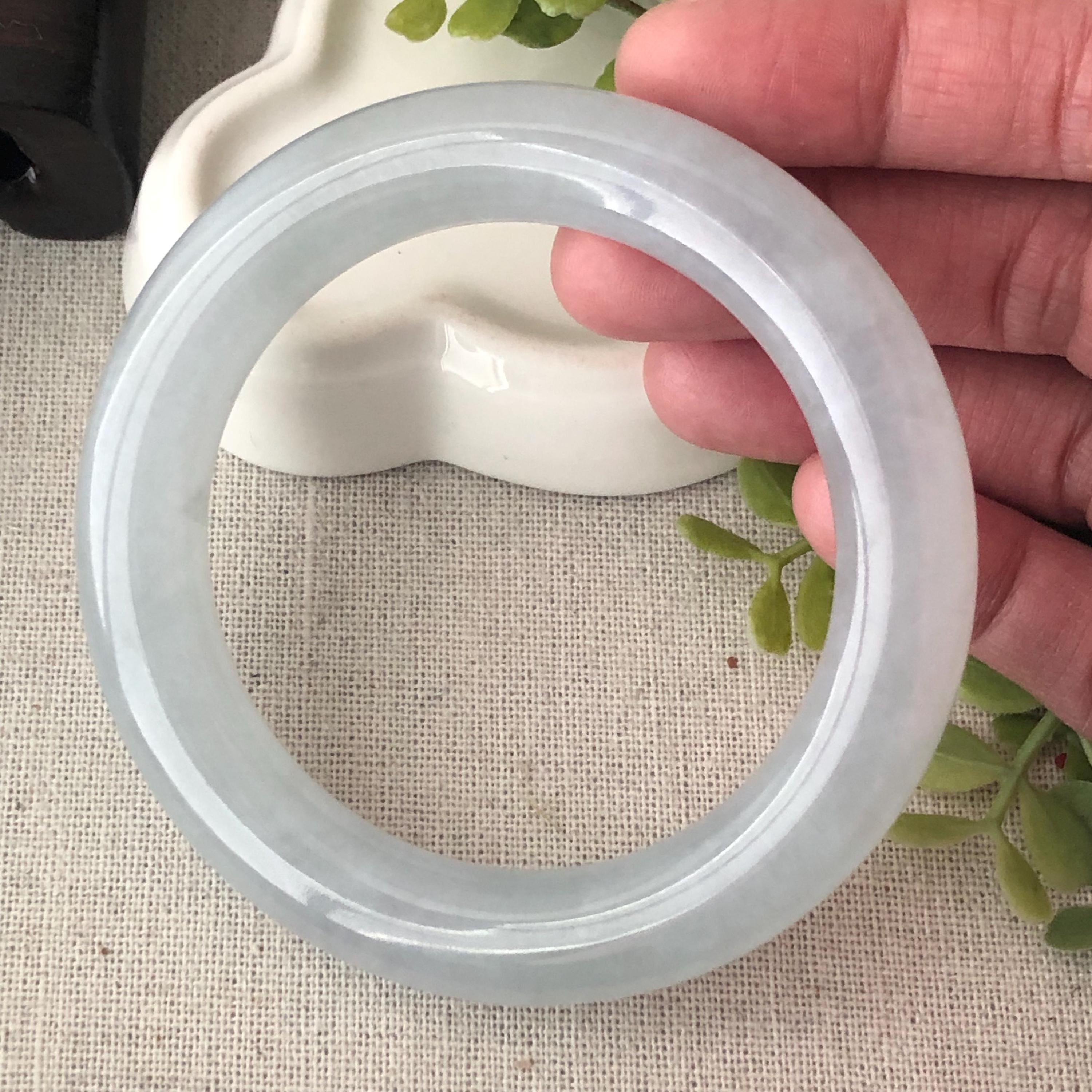 55-56 mm 氷のような光沢のあるブルーの輝きのジェダイト 翡翠の丸型