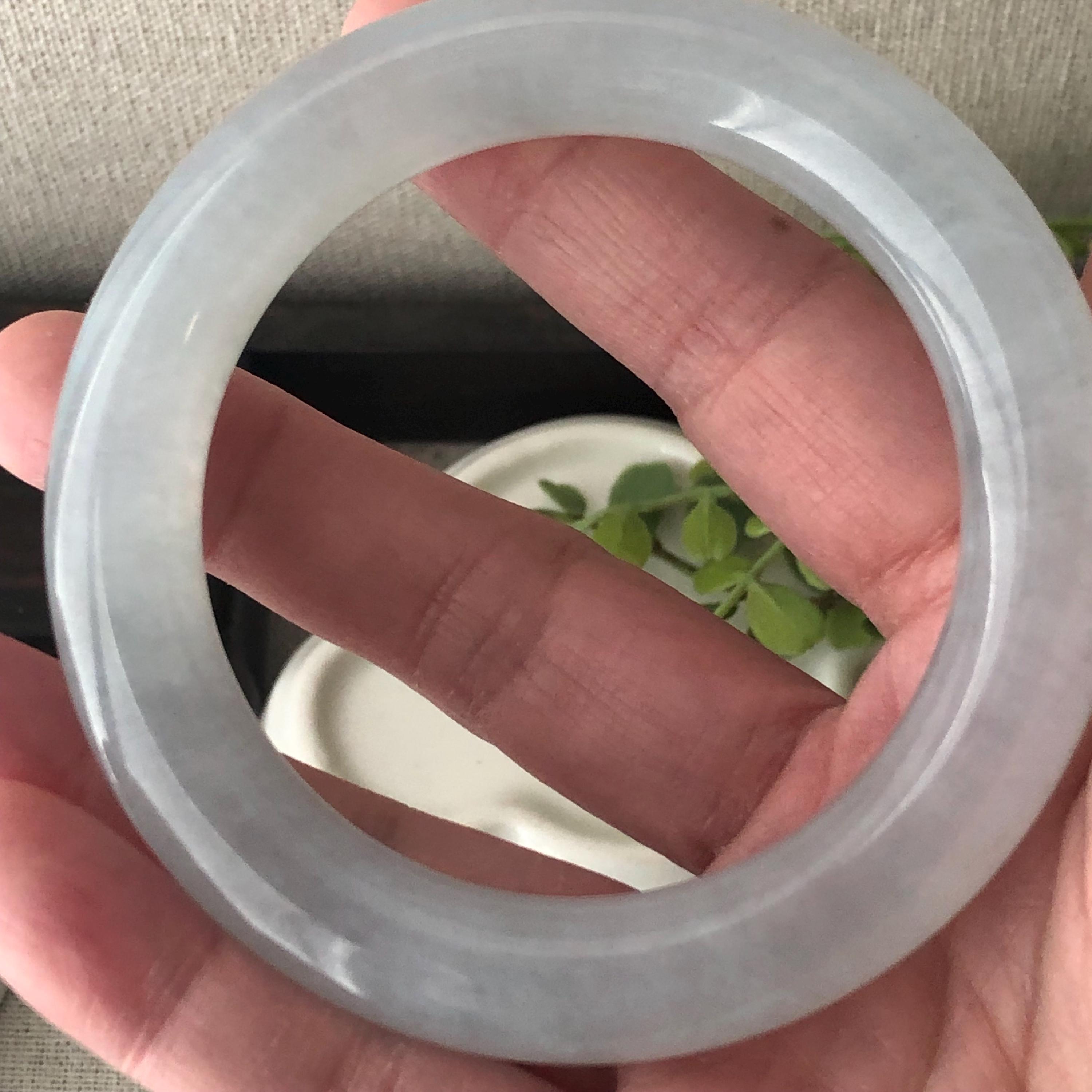 55-56 mm 氷のような光沢のあるブルーの輝きのジェダイト 翡翠の丸型