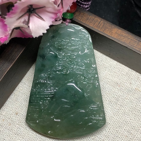 グレード A 彫刻黄緑翡翠山風景ペンダント 首縄タイ付き - Etsy 日本