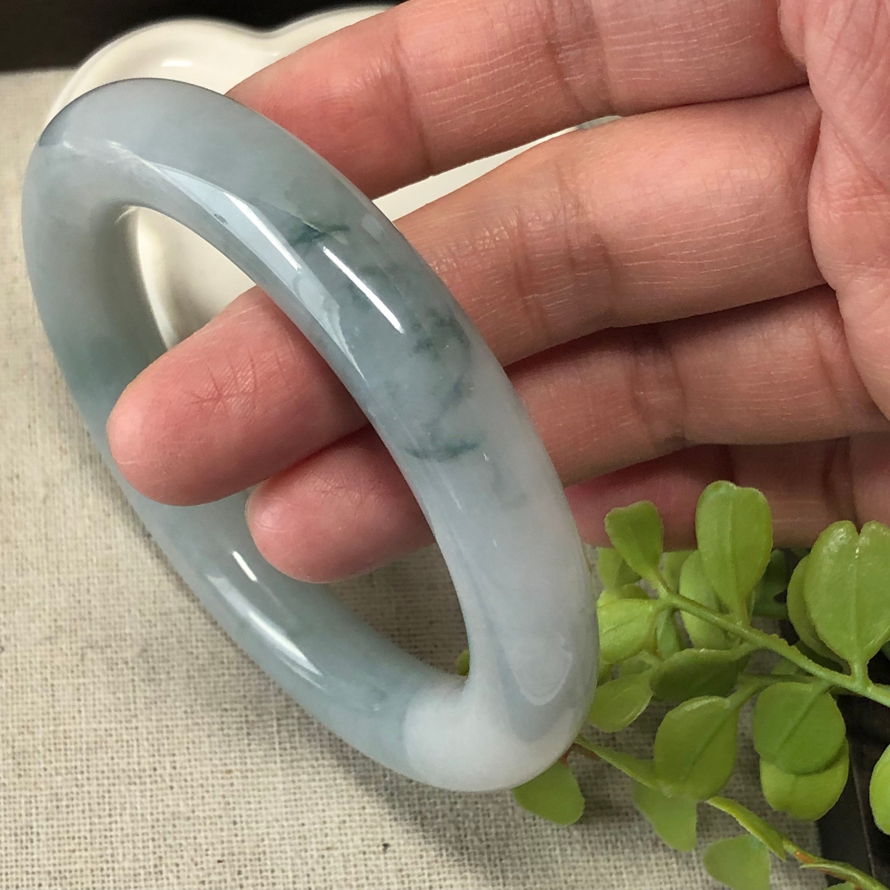 深いグリーン　緑翡翠　Ａランクヒスイバングル 楽天市場】高級 本翡翠 バングル 天然石 翡翠 くりぬき バングル 天然