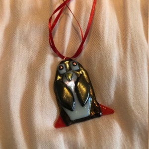 Decorative piquet made in Quebec laminated glass penguin ornament Luluverre/'s handmade creation Fusing glass
