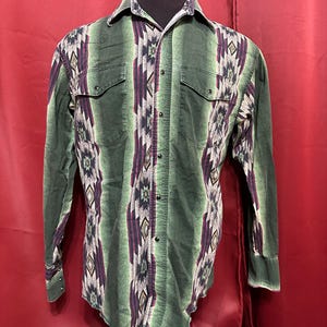 Vintage Wrangler Shirt 90er Jahre Pearl Snap Azteken Print Southwestern Style Cowboy Chic Rodeo Shirt