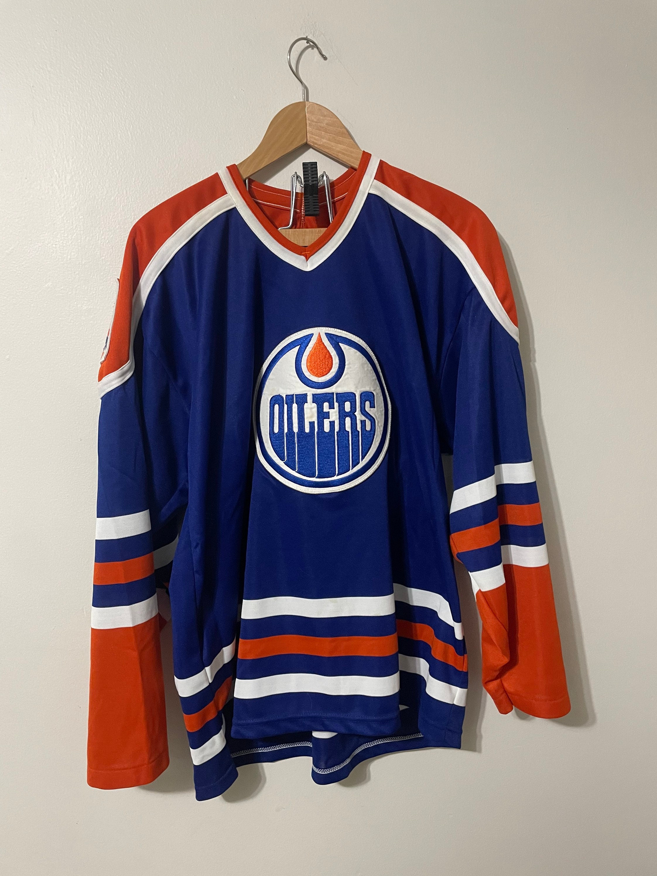 Vintage Corrigan Oilers Men's Hockey Jersey #98 Size L.
