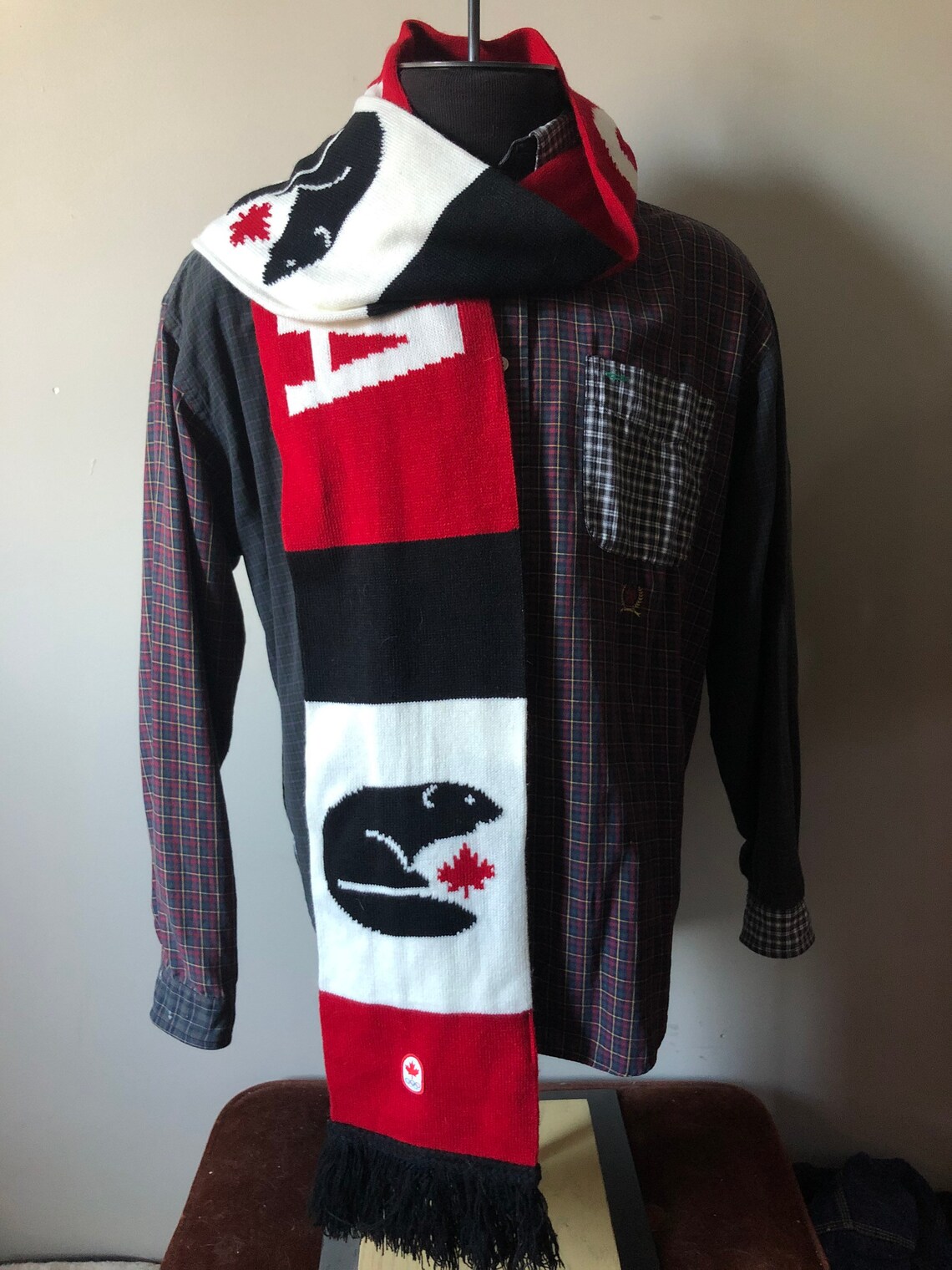 Lululemon Canada Olympics Scarf Model