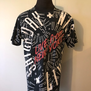 Camiseta vintage Saturday Night Live com estampa completa Live From New York
